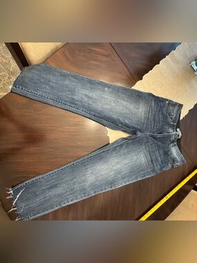 Wit & Wisdom Jeans Women's Sz 10 Dark Wash Denim Mid Rise Raw Hem Jeans.
